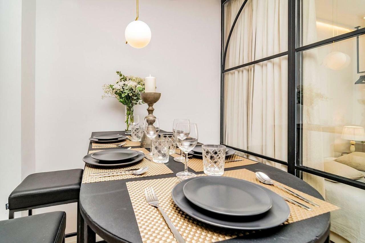 Ferienwohnung Unbeatable Views Of Puerta Del Sol By Batuecas Madrid Exterior foto