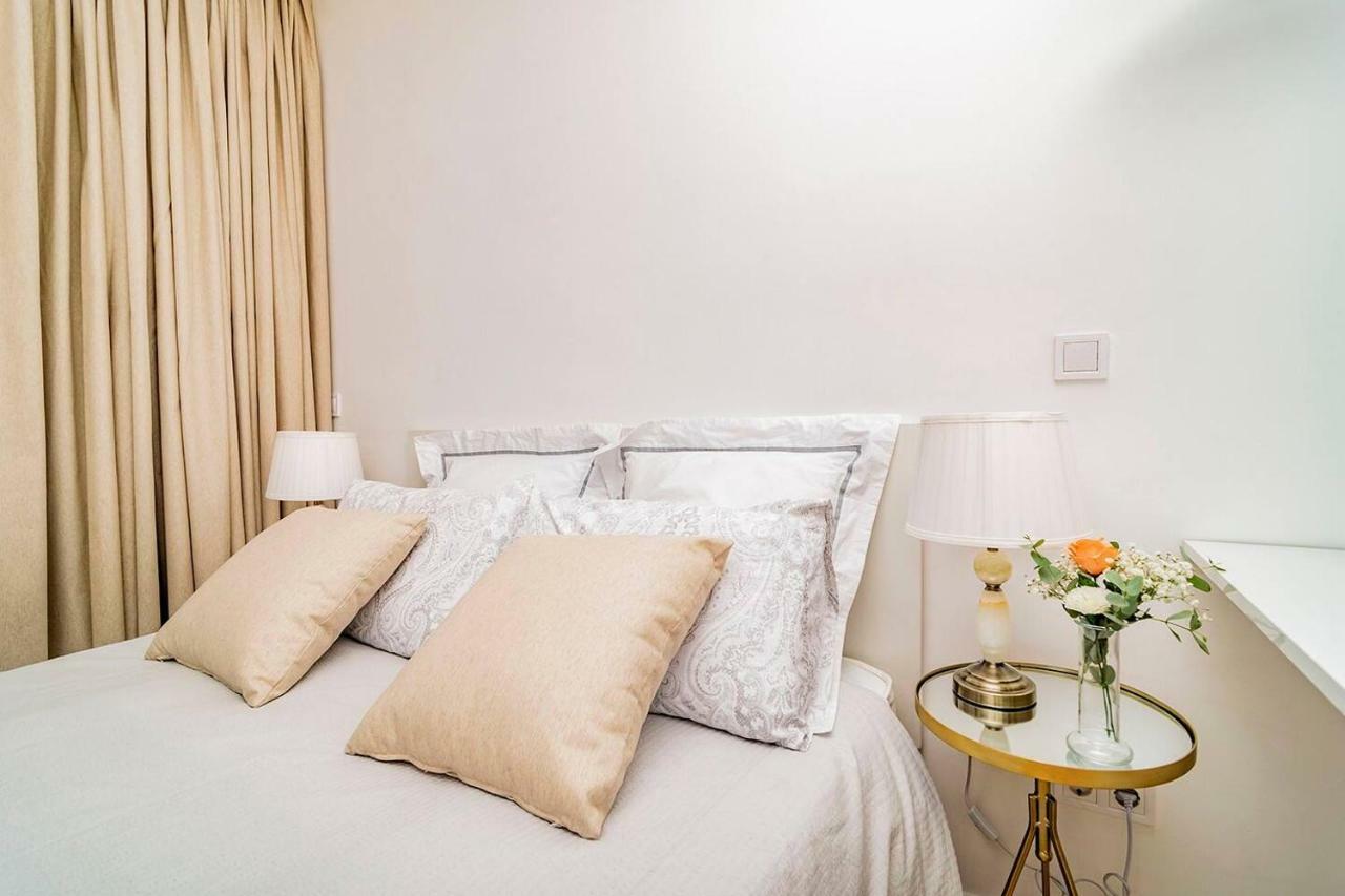 Ferienwohnung Unbeatable Views Of Puerta Del Sol By Batuecas Madrid Exterior foto